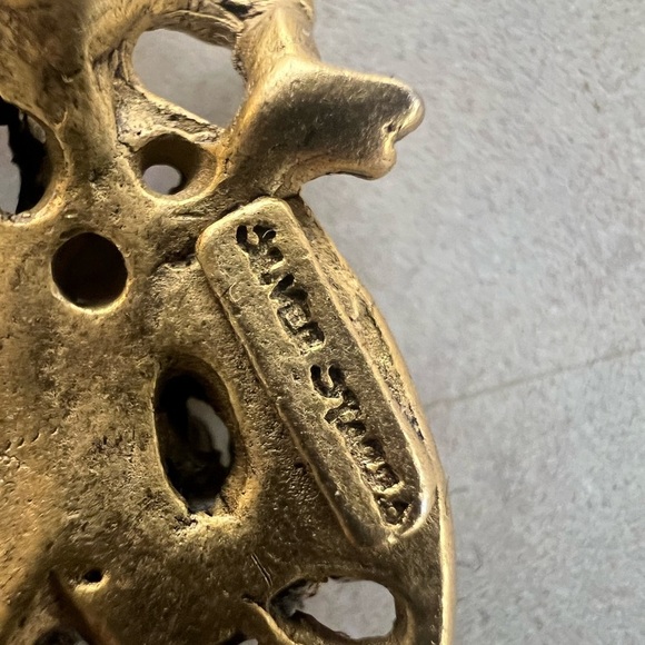 Signed gold-tone Real Estate Brooch Pin - Picture 5 of 5